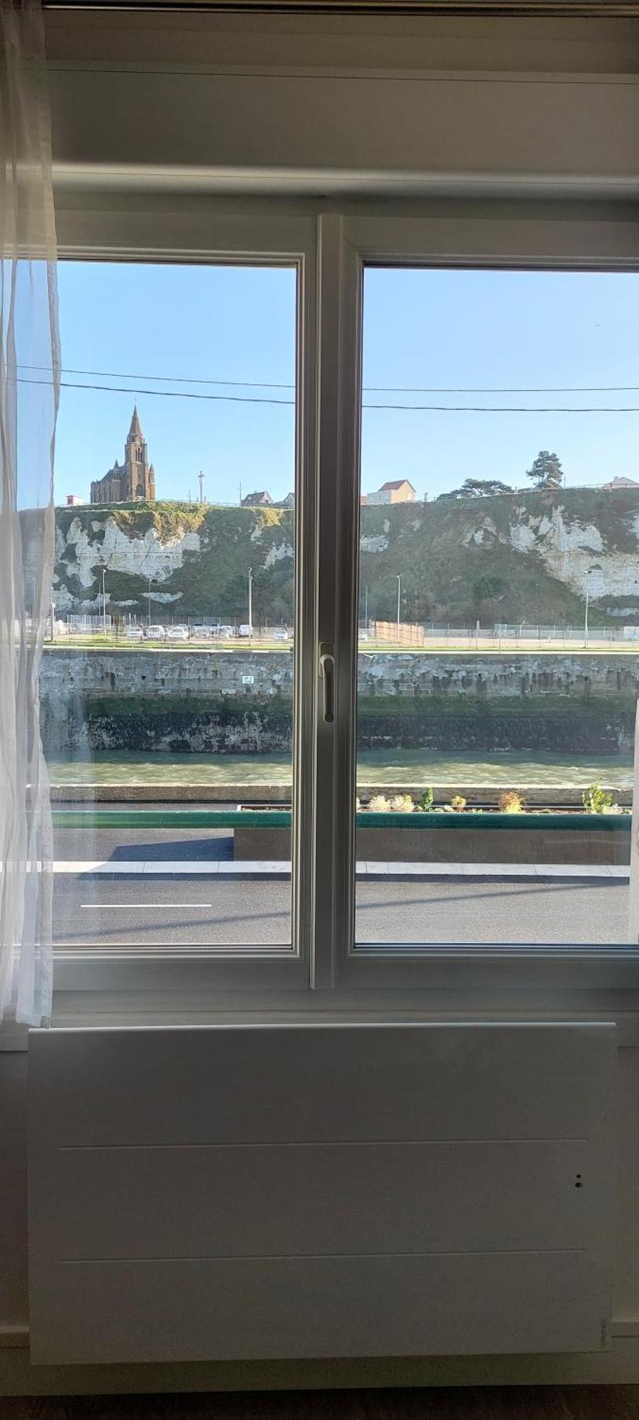 Appartement Quai Ouest, Vue Entree Port, Stationnement Gratuit, Lits Faits Pour Votre Arrivee, Serviettes De Toilettes Fournies ディエップ エクステリア 写真